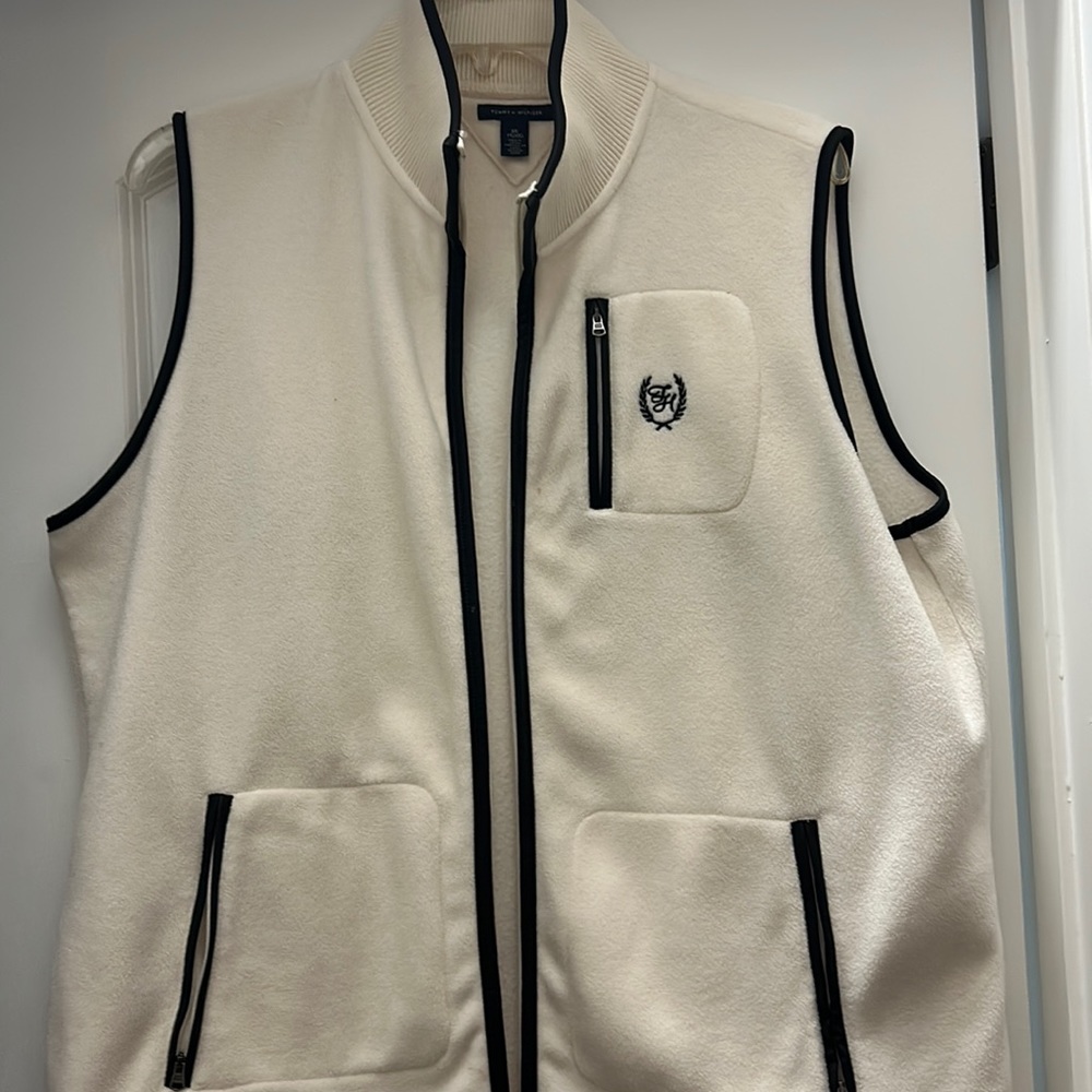 Vest fleece side pockets